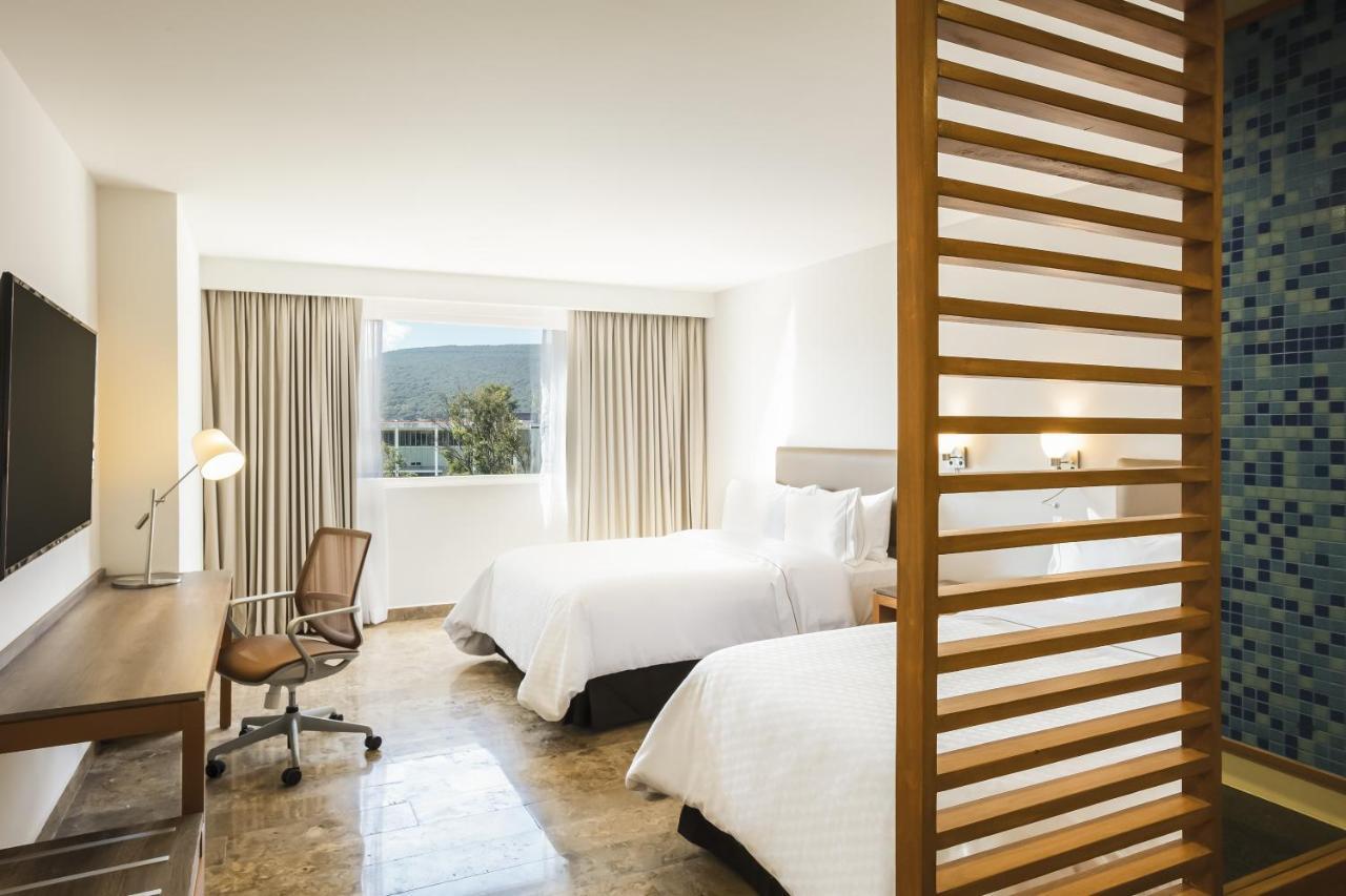 Fiesta Inn Guadalajara Periferico Poniente Сапопан Экстерьер фото