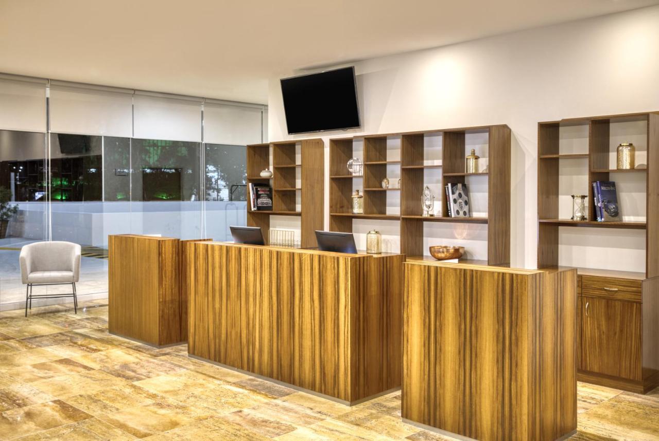 Fiesta Inn Guadalajara Periferico Poniente Сапопан Экстерьер фото
